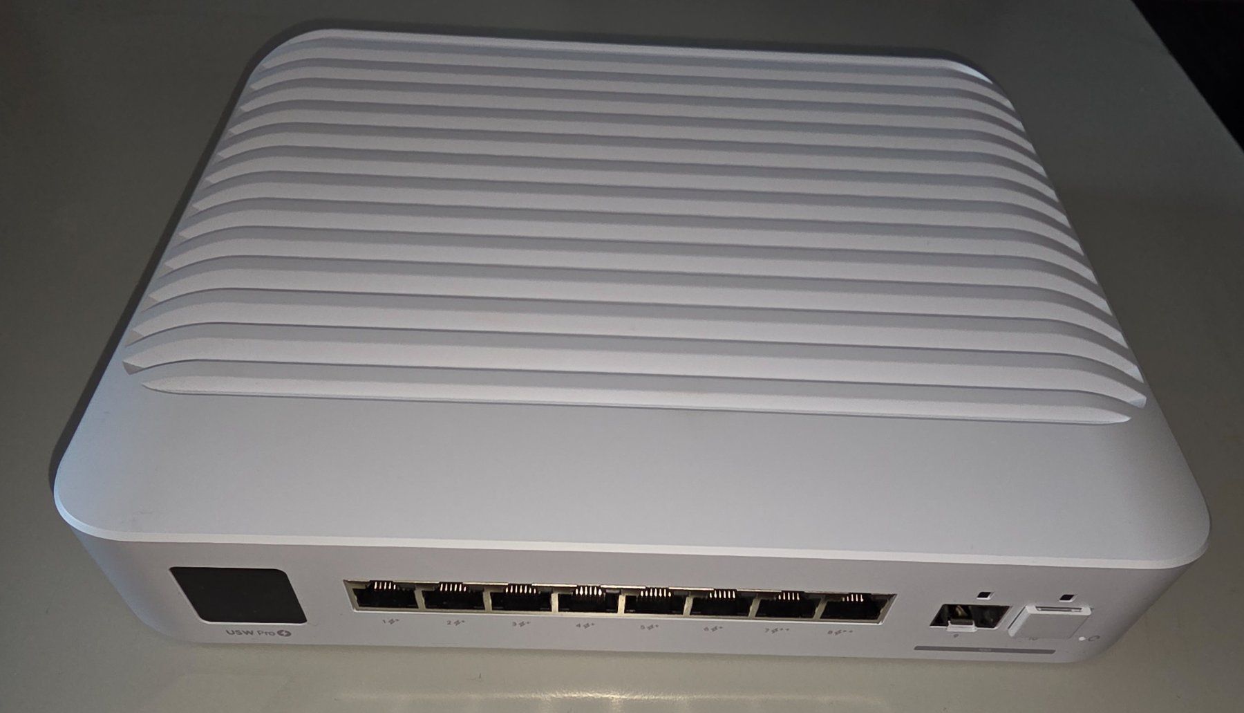 Unifi Modems & Router: Unify USW-Pro-8-POE – Gebraucht aus Amriswil von Csax