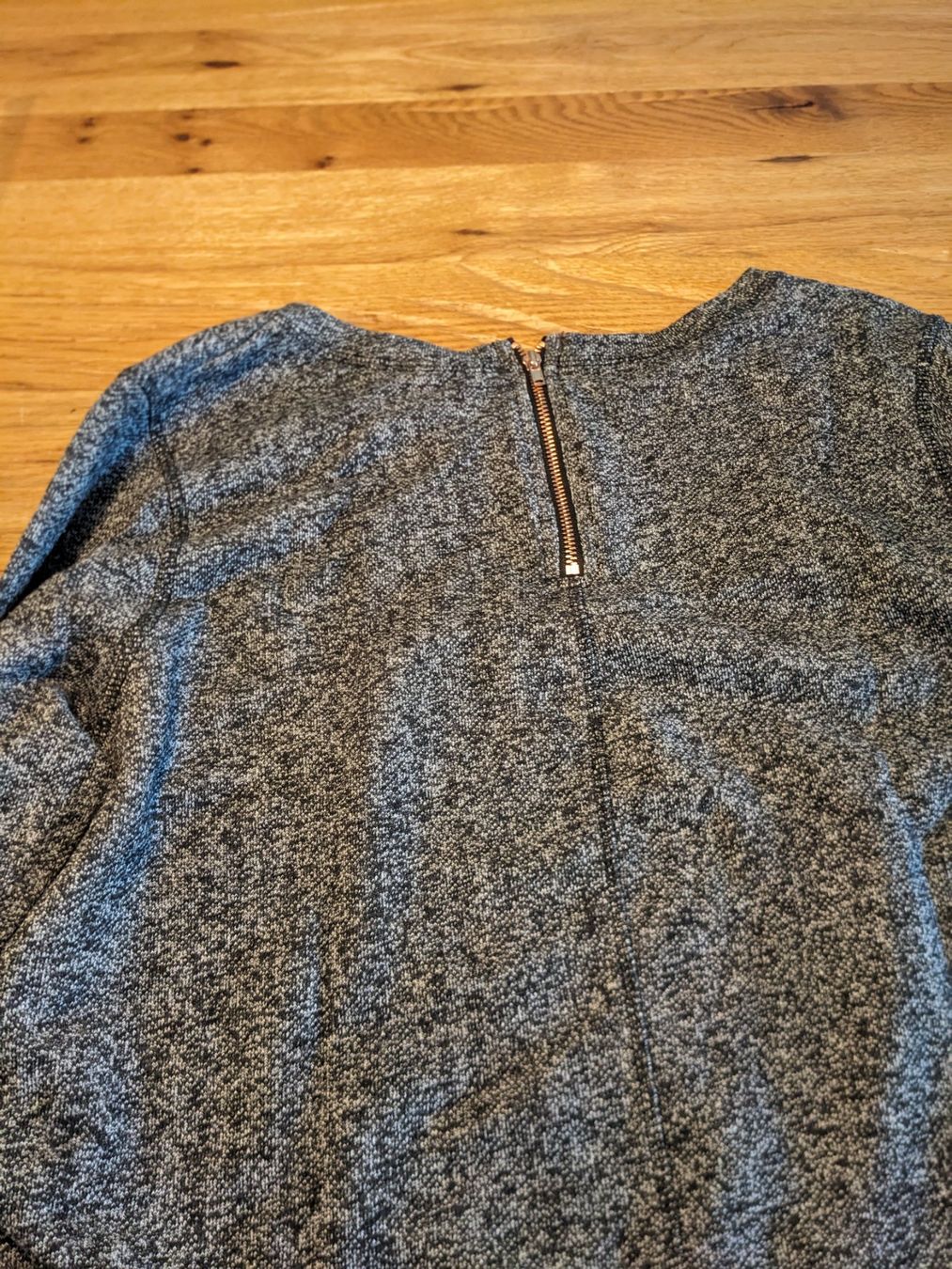 H&M Maglioni & Felpe: grauer Pullover von H&M, Grösse M – Usato da Basel venduto da labaffe01 2