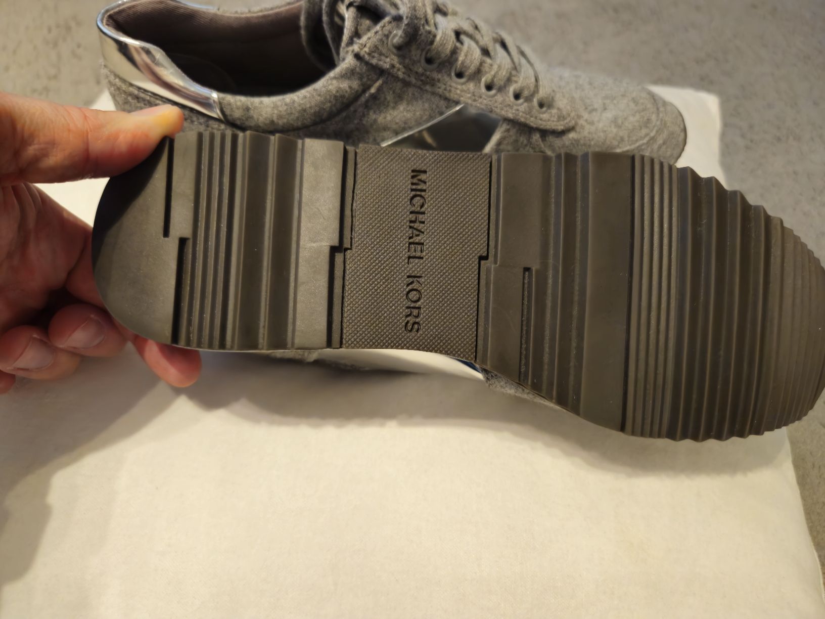 Michael Kors Scarpe da donna: Michael Kors Damen-Sneakers – Usato da Egg b. Zürich venduto da Mar_k9vy 4