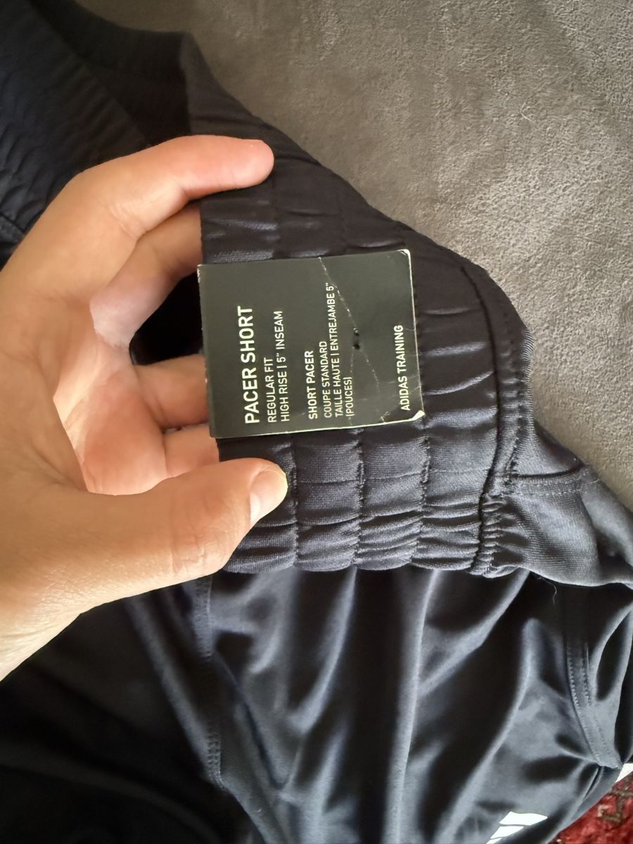 Adidas Pantaloni: Running shorts Adidas XS – Nuovo e nell'imballaggio originale da Zürich venduto da gabi_sz 3