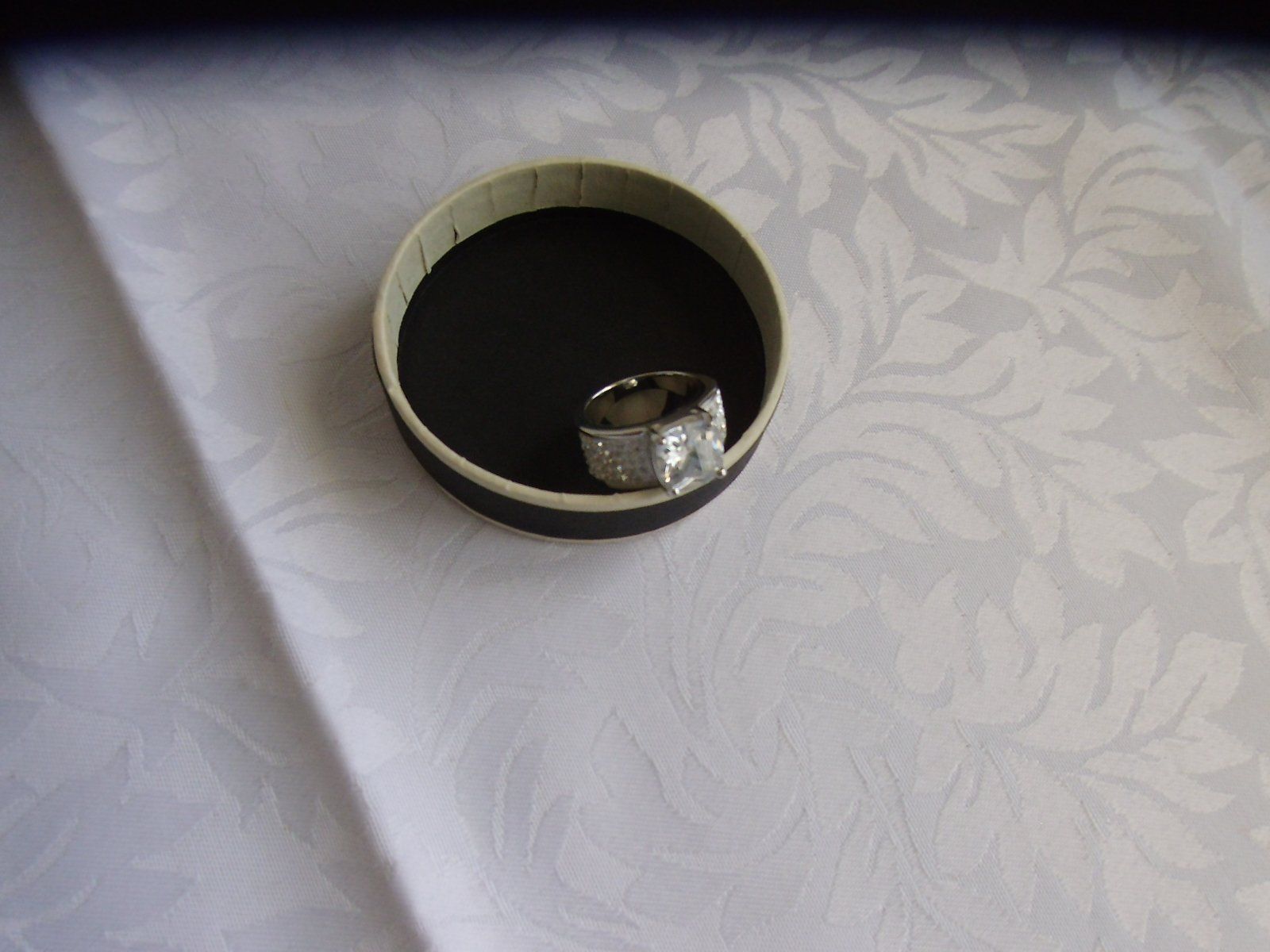Anelli: Ring Modeschmuck, silberfarbend mit Stein Grösse: 54 – Nuovo (secondo la descrizione) da Walenstadt venduto da Pluisa 3