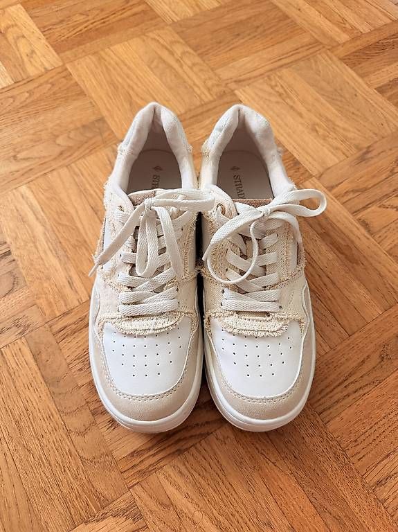 Damenschuhe: Beige Sneaker Gr. 39 – Gebraucht aus Arlesheim von schoop.