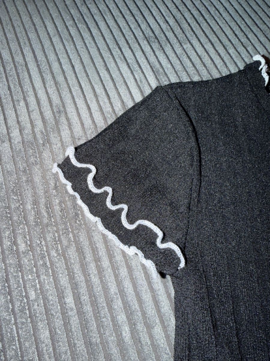 Pulls & Sweat-shirts: Herziges Kurzarmpullover in Größe M – D'occasion à Wahlen b. Laufen par Salome7 1