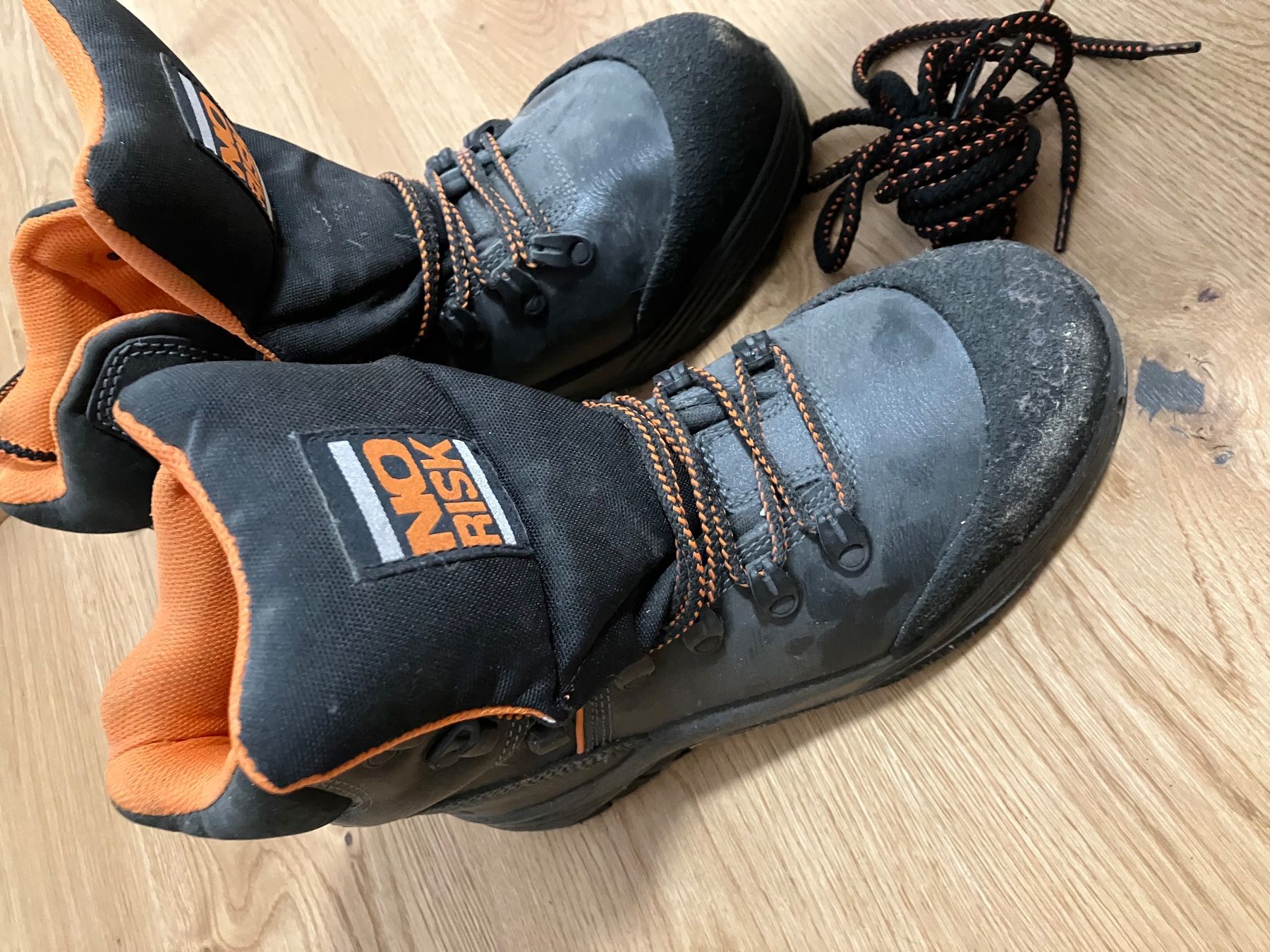 Scarpe da uomo: Arbeitsschuhe – Nuovo (secondo la descrizione) da Hinwil venduto da viv_2fml