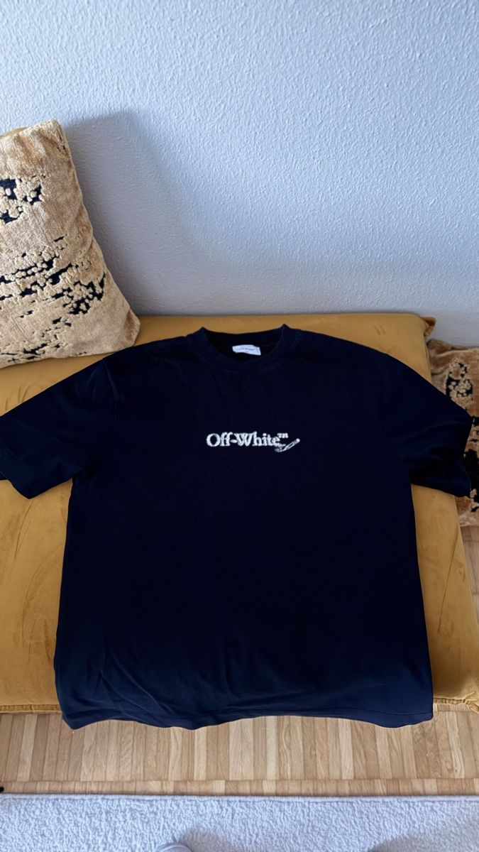 Off-White T-shirts: Off White, T-Shirt – Neuf (Voir description) à Zufikon par why_v729 1