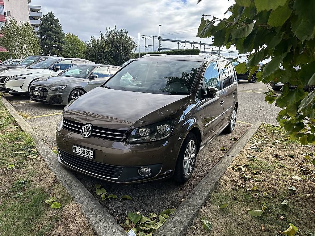 Automobili: Touran 2015 boîte DSG – Usato da Bussigny venduto da belkim