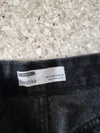 Damen Jeans Shorts Bershka Schwarz Grösse 40 neuwertig