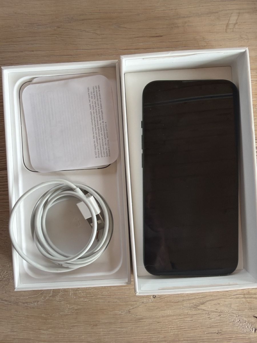 Apple Portables: iPhone 13 Green 128GB Model A2633 – D'occasion à Unterägeri par TobiasWild 4