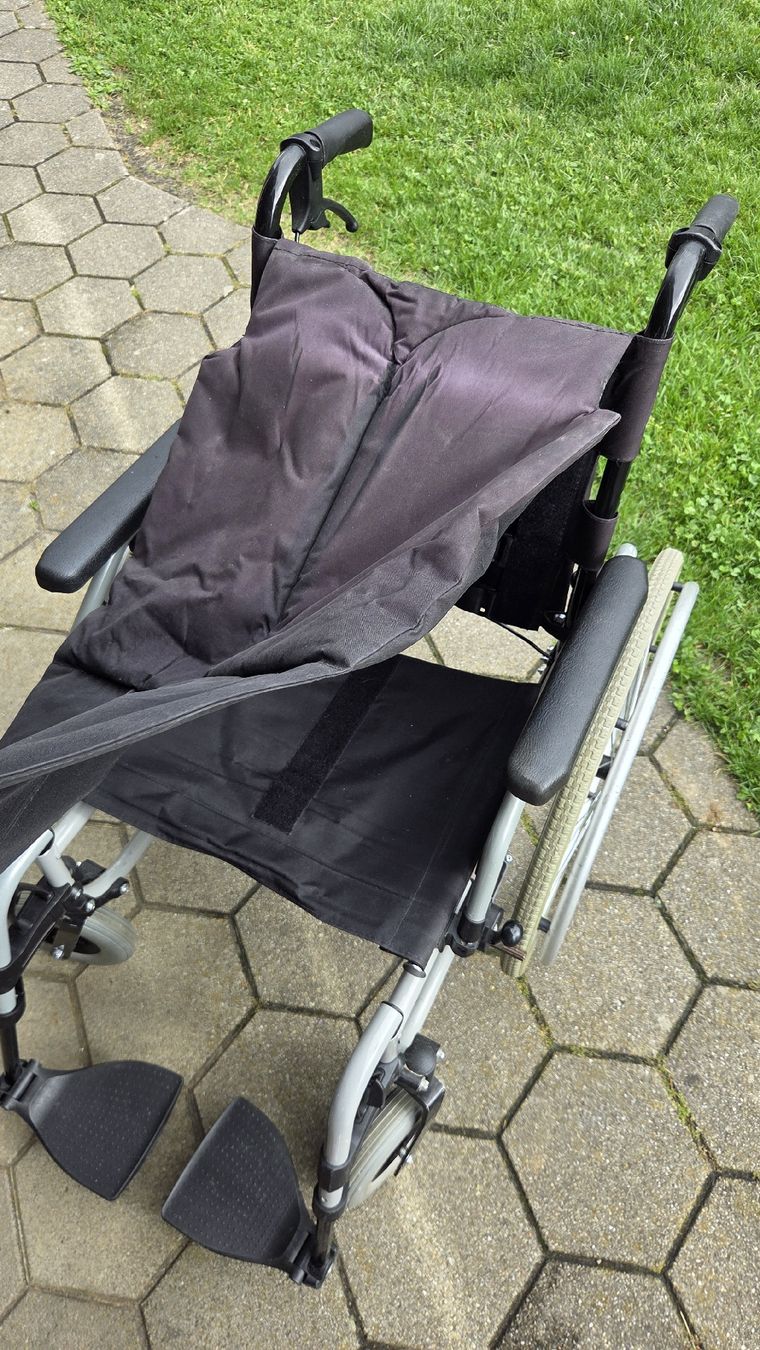 Chaises roulantes: Ottobock Rollstuhl – D'occasion à Pfeffikon LU par Spiderpig1991 4