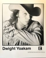 Dwight Yoakam 1956- Autogramm signiert Foto 20x25cm