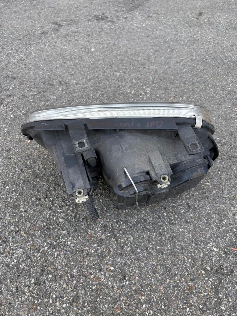 VW Fari: VW Golf 4, Jg 2002 Scheinwerfer li&re – Usato da Mörschwil venduto da ers_k5cc 4