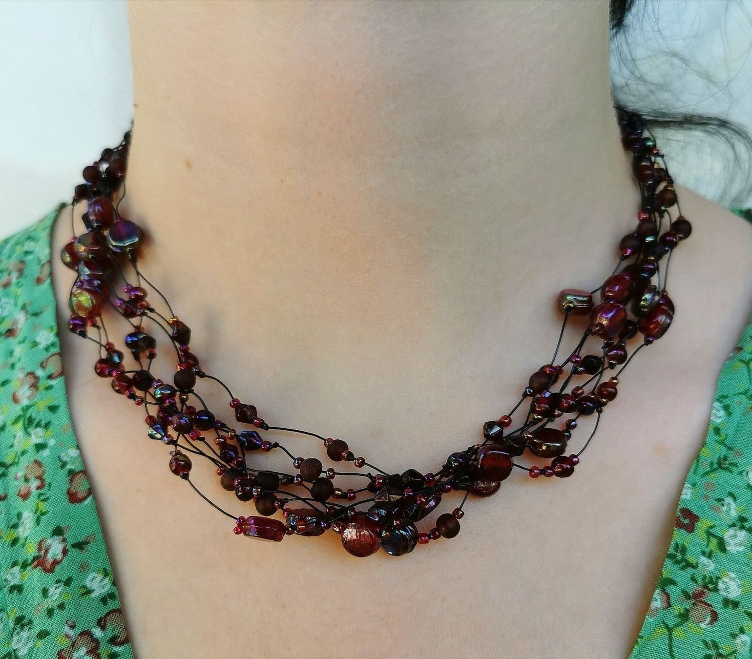 Catenine: Collier en perles de couleur grenats irisées – Nuovo (secondo la descrizione) da Veyrier venduto da Leilazizou 1