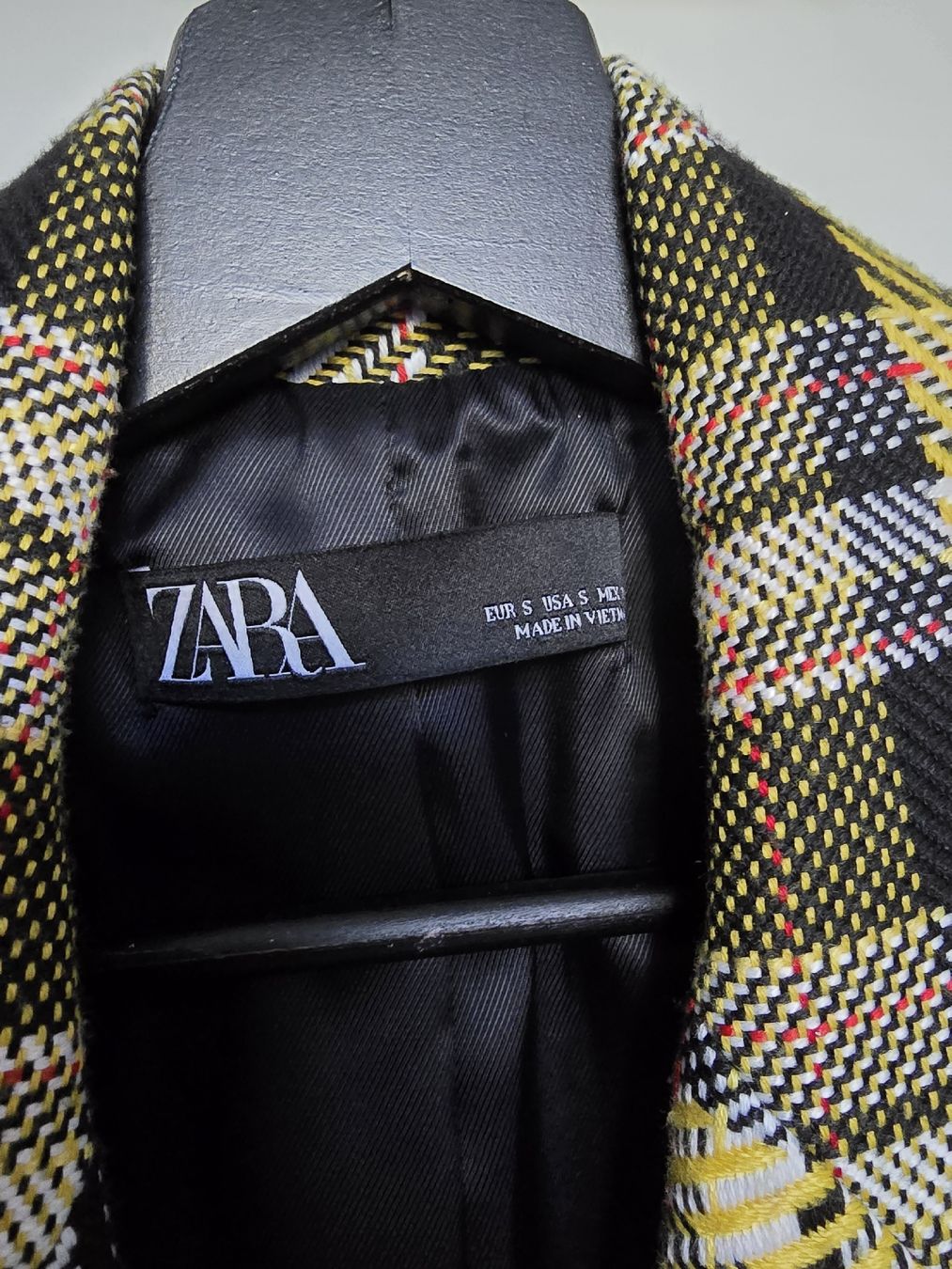 Zara Vestes: Blazer long Zara – D'occasion à Mont-sur-Rolle par Senna85 2