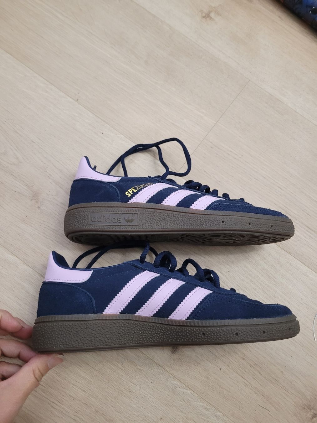 Adidas Chaussures filles: Gr. 35,5 Adidas – D'occasion à Lupsingen par sta_wgg5 3