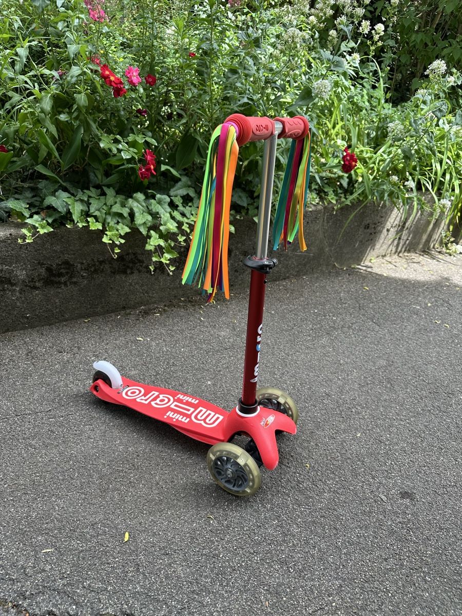 Micro Kickboard: Mini Micro Deluxe mit LED Räder, in Zürich, guter Zustand – Gebraucht aus Zürich von tme_13