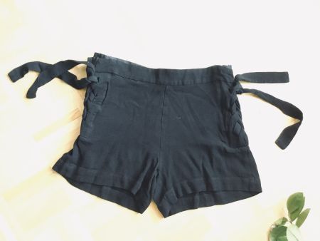 Adorable short chic pantalon court noir SEE BY CHLOÉ , t. 34