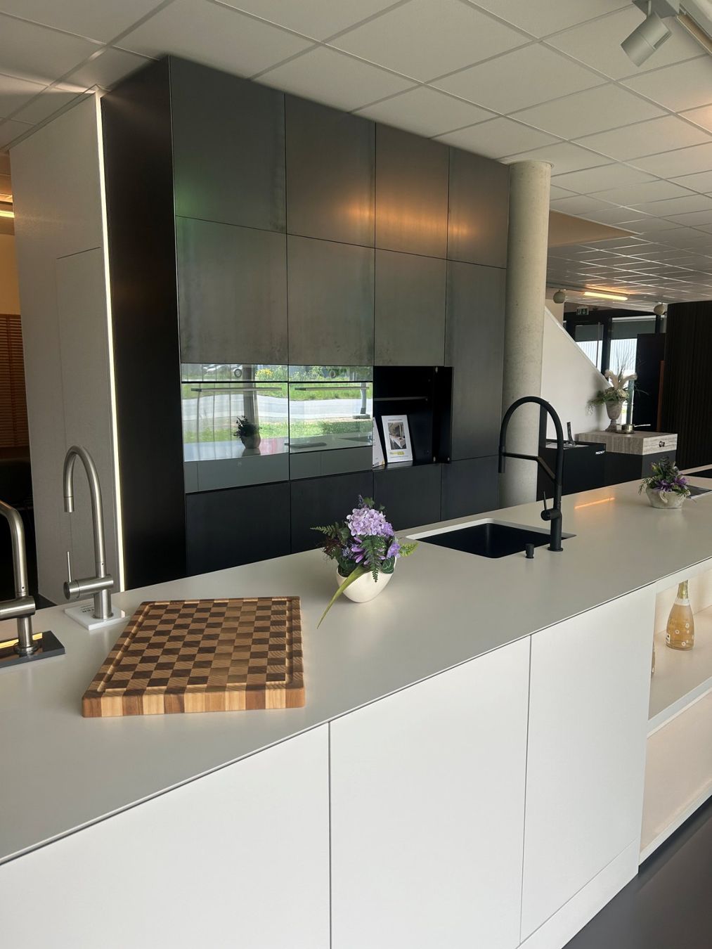 Cucine complete: Austellungsküche Stein- & Stahlfronten – Nuovo (secondo la descrizione) da Berneck venduto da baumann_ag 1