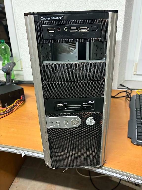 Custodie: Coolermaster Gehäuse – Difettoso da Niederuzwil venduto da LA-Electronics