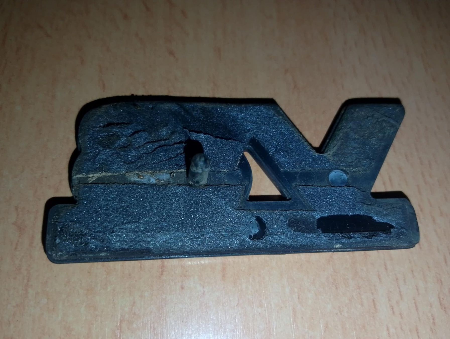Tutti pezzi di ricambio auto: Emblem, V8 Magnum – Usato da Niedergösgen venduto da usc_l8gm 1