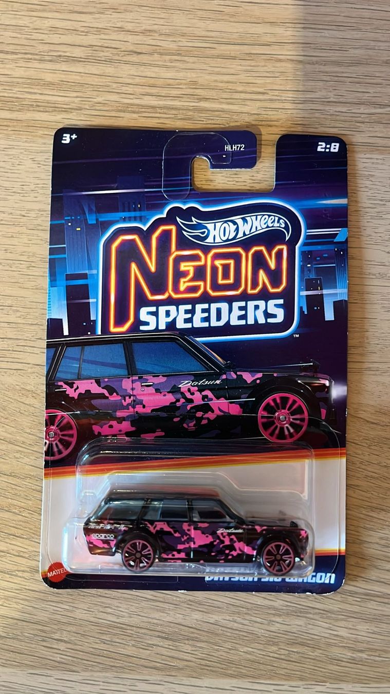 Hot Wheels Modellini d'auto: Hotwheels Neon Speeders Datsun 510 Wagon – Usato da Treyvaux venduto da nil_jy5p