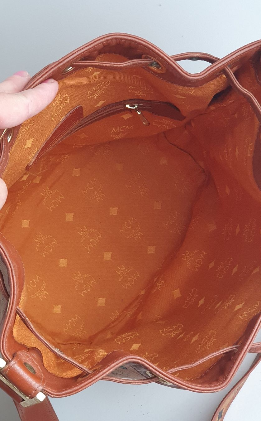 Mcm Sacs femmes: MCM Beuteltasche Medium Cognac Canvas – D'occasion à Niederteufen par Mira_72 6