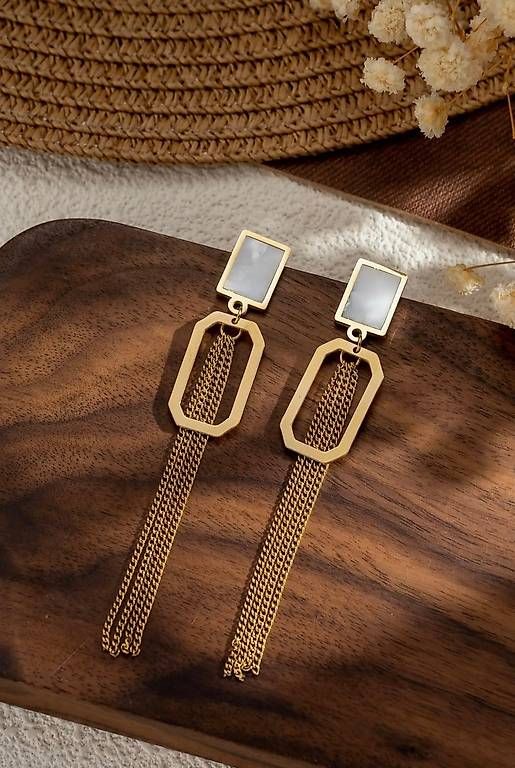 Boucles d'oreille: Boucles doreille Déesse  – D'occasion à Lucens par TCG_sellnbuy