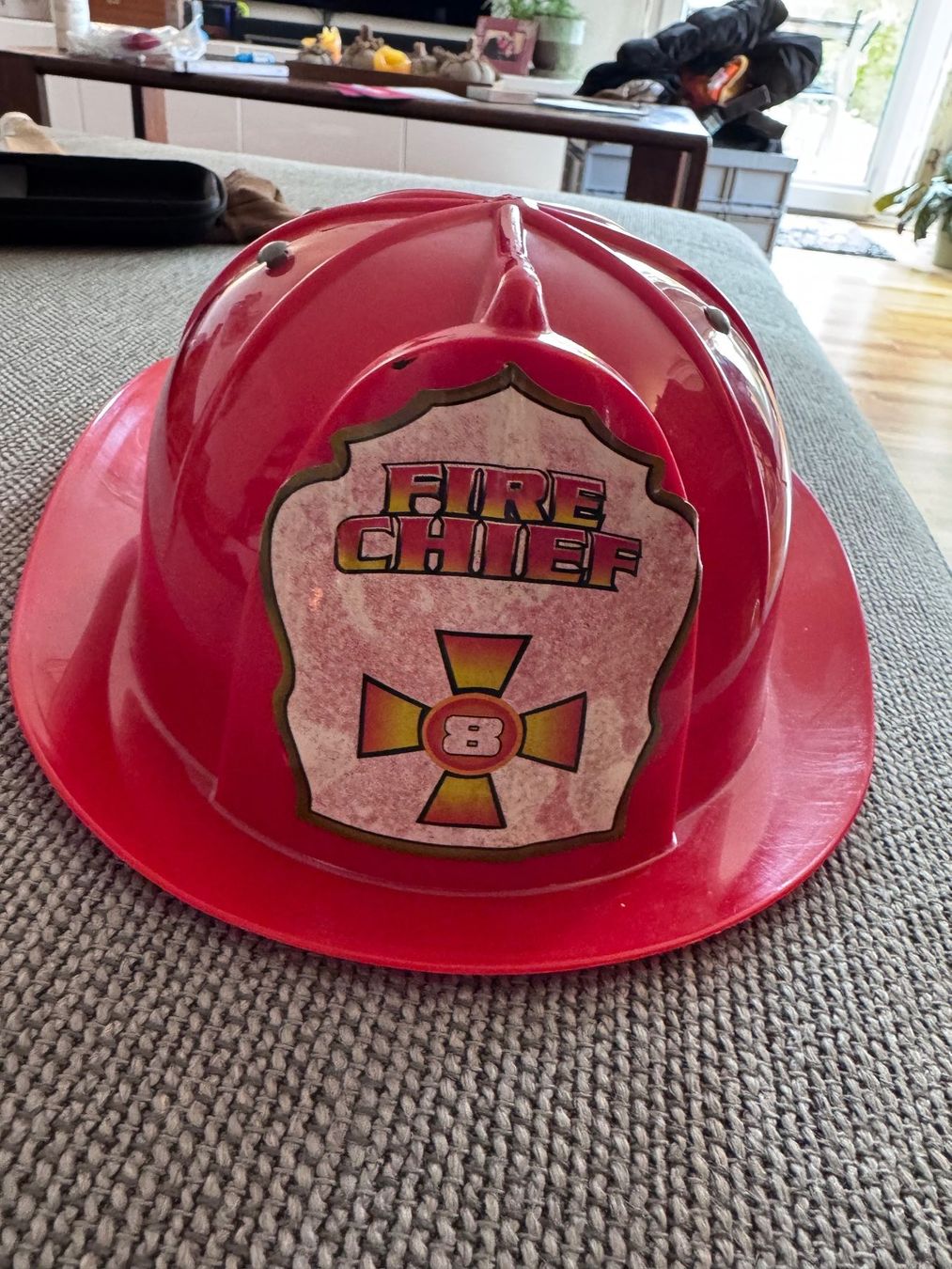 Jouets: Plastik Feuerwehrhelm – D'occasion à Birmensdorf ZH par Apg4