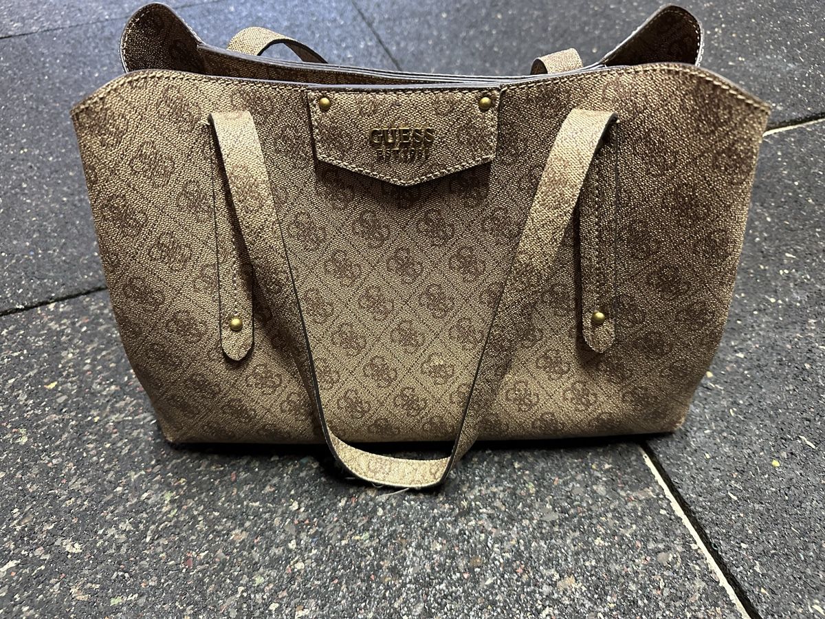 Guess Borse da donna: Guess Handtasche – Usato da Windlach venduto da Joice14