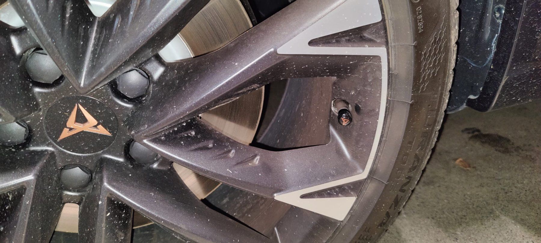 Cupra Tutti pezzi di ricambio auto: Cupra Ventilkappen 4er-Set Schwarz – Nuovo e nell'imballaggio originale da Wohlen AG venduto da Rianxo 3