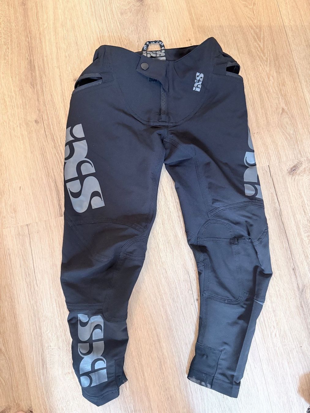 Pantalons: Kinder Mtb Hose – D'occasion à Naters par Zeolucka