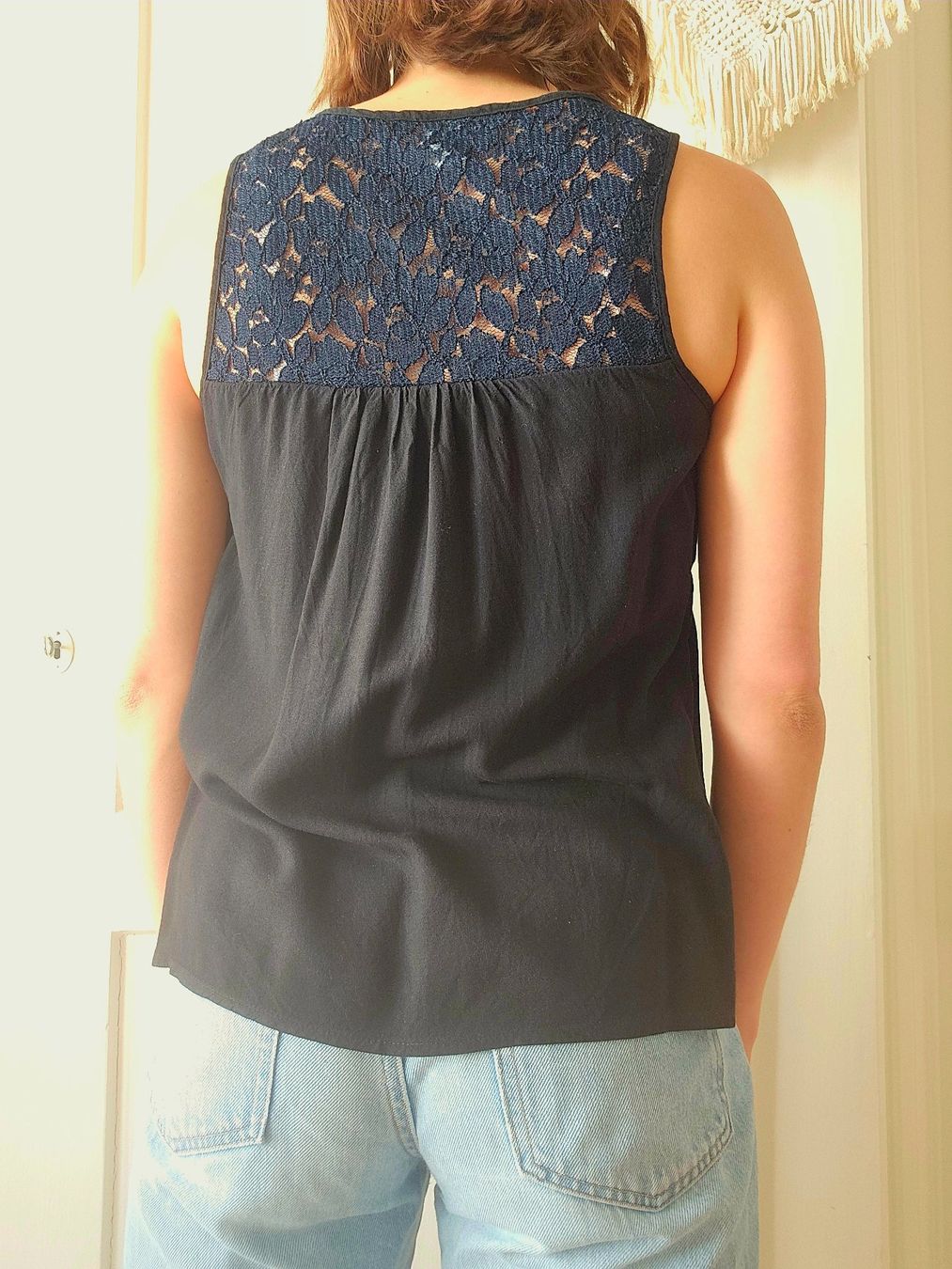 Vero Moda Top: Schwarzes VERO MODA Top mit Spitzen-Einsatz Gr. XS – Usato da Zürich venduto da anna_r26m 1