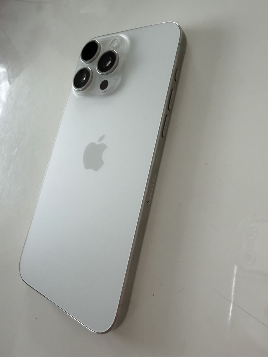Apple Telefoni cellulari / Smartphones: Iphone 15 Pro Max - white titanium - 256GB – Usato da Neuchâtel venduto da Rosavitabella 4