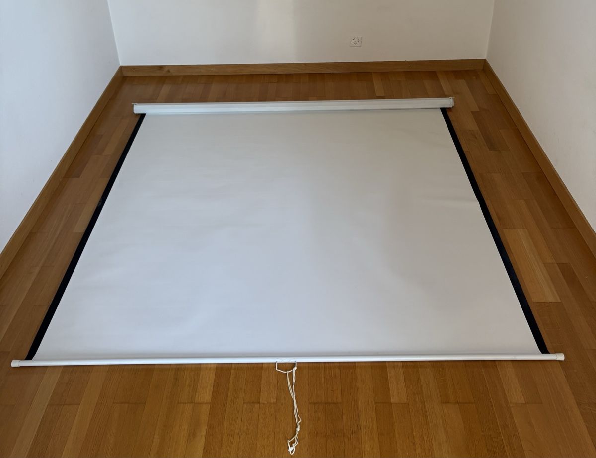 Home Cinema: Beamer Leinwand – Usato da Sisseln AG venduto da Chalcedon27