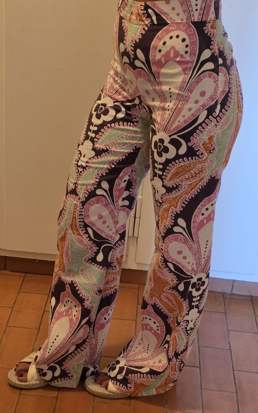 Zara Pantaloni: Zara Hose mit Muster, Grösse M – Usato da St Gallen venduto da vir_5kgt