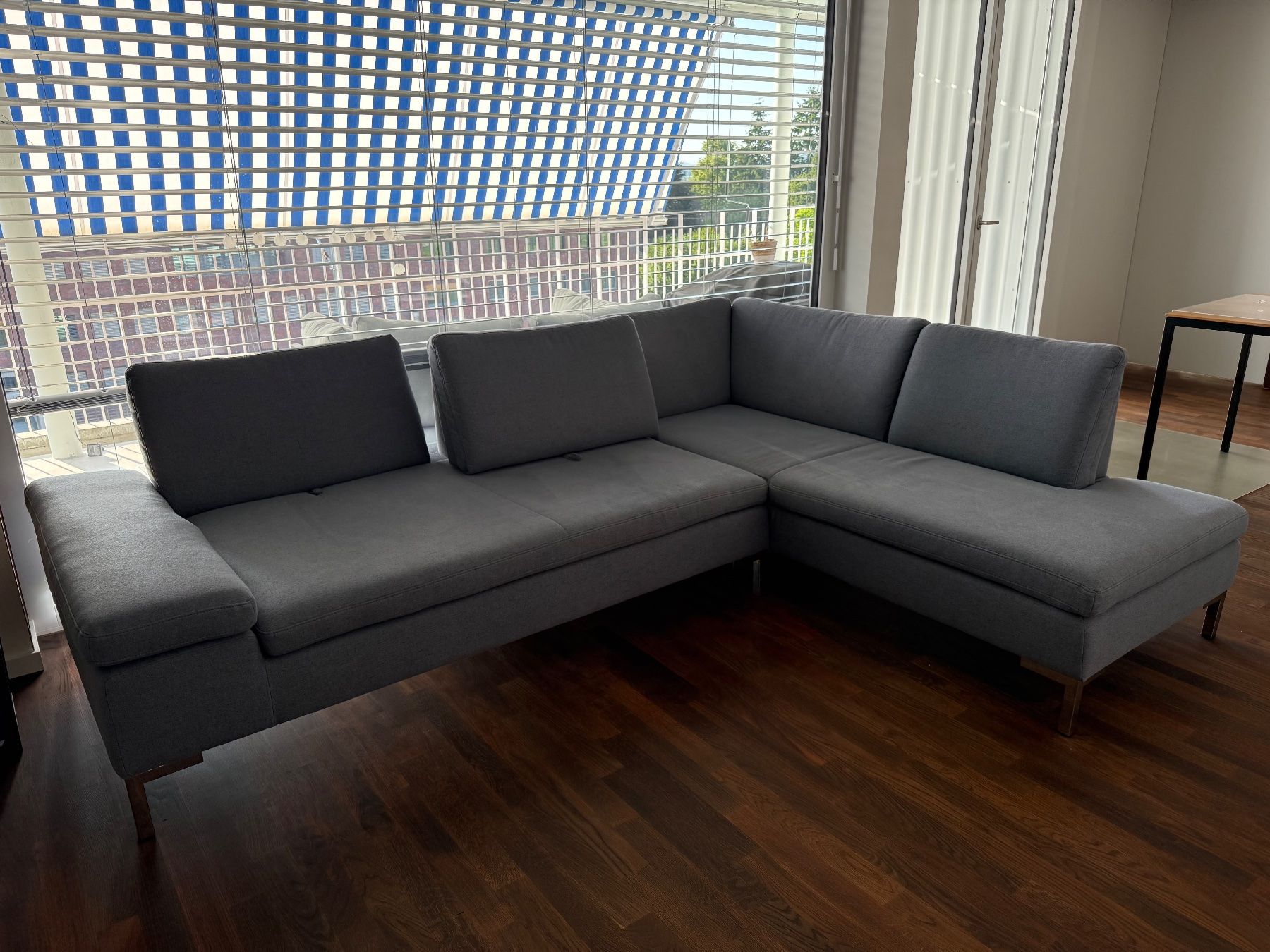 Sofas: Ecksofa aus Stoff, grau – D'occasion à Zug par snowwhite5 2