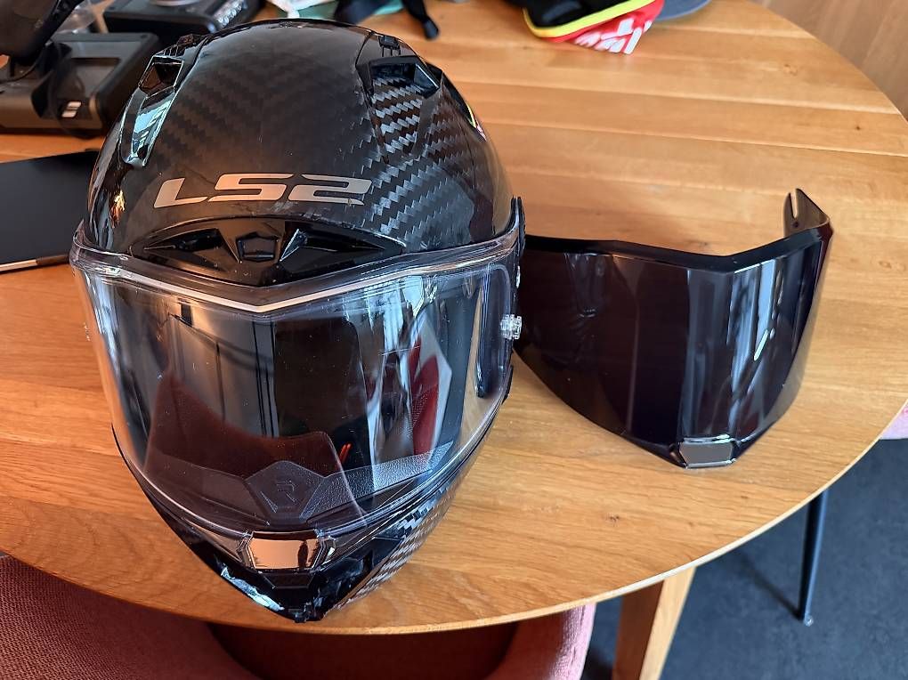 Caschi & visiere: Carbon Motorradhelm LS2 Grösse XL – Usato da Aesch ZH venduto da jan_dl5g