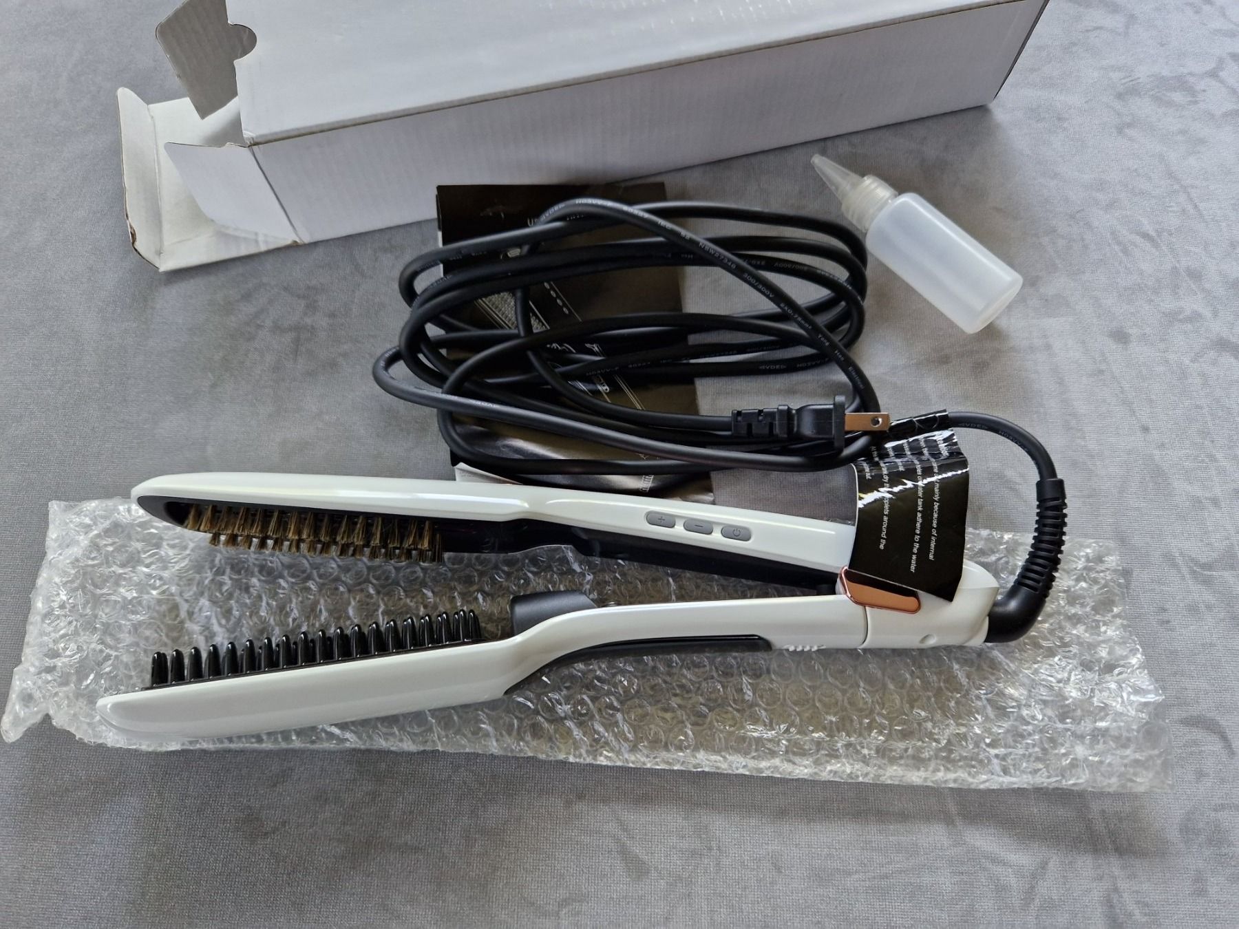Accessori per capelli: Hair straightener with US plug – Nuovo (secondo la descrizione) da Adliswil venduto da fashionholic