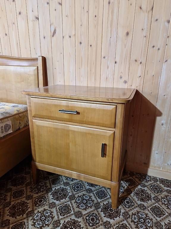 Letti: Doppelbett + Nachttische – Usato da Grindelwald venduto da jana2094 2