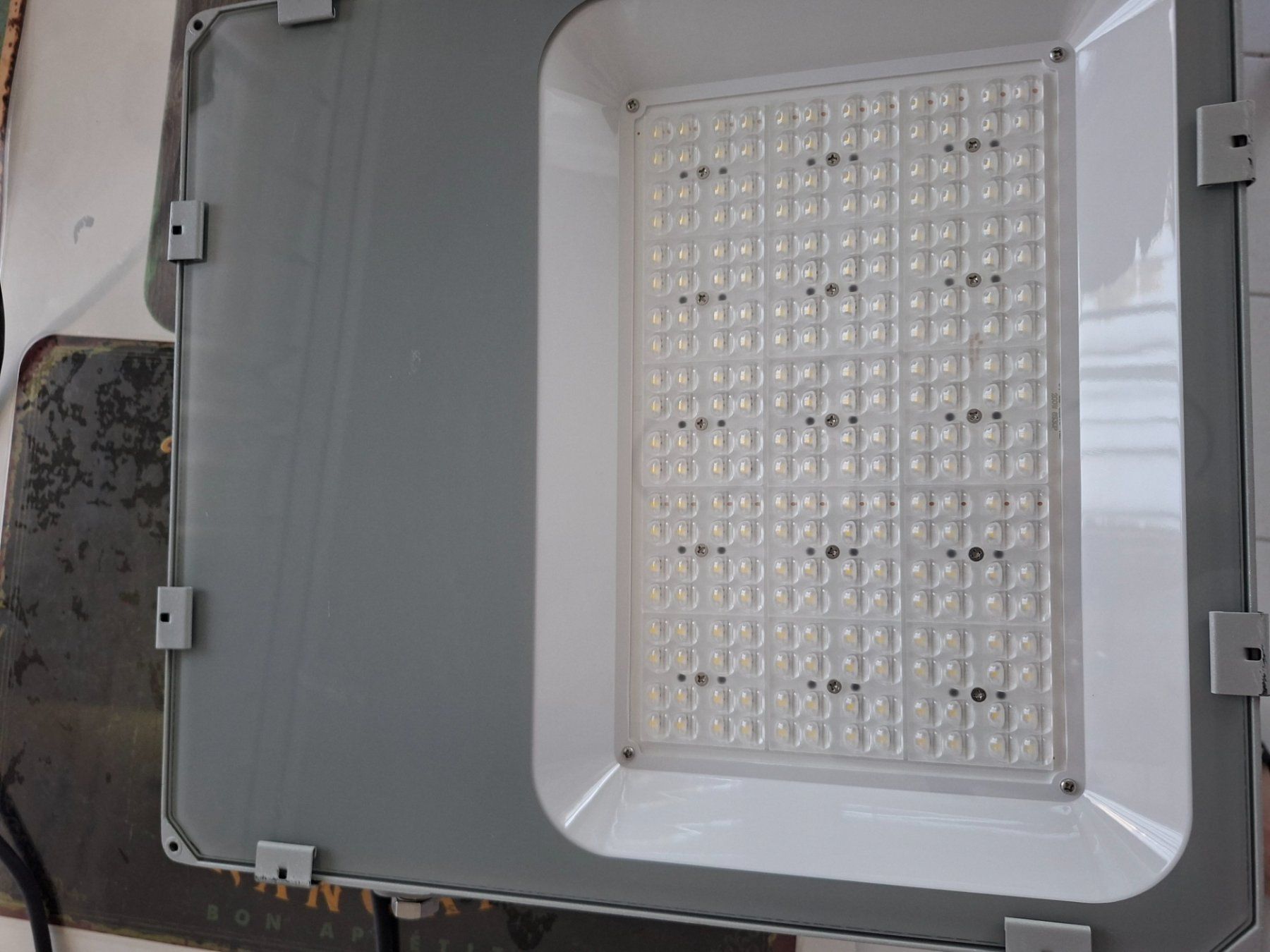 Lampade: Grosse LED Aussenleuchte, neuwertig und sehr hell! – Nuovo (secondo la descrizione) da Aesch BL venduto da Pendrive 4