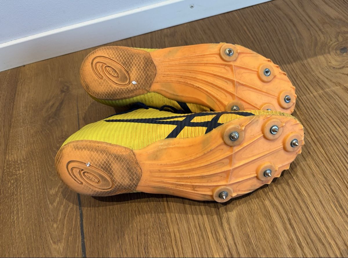 Asics Herrenschuhe: Nagelschuhe Asics Gr. 40,5 – Gebraucht aus Bubikon von Ultima2 2