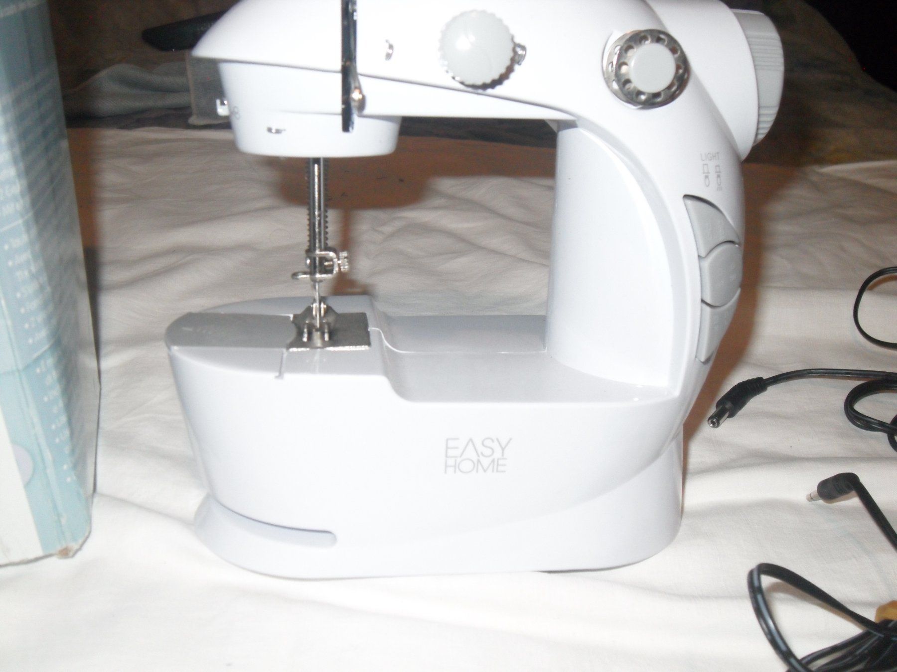 Macchine da cucire: Mini-Nähmaschine  mini machine à coudre EASY HOME – Usato da Zuchwil venduto da t.rachel 6