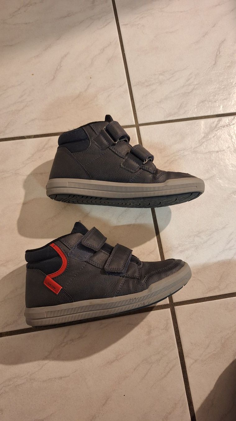Geox Scarpe per ragazzi: Schuhe GEOX Gr. 34 Jungen – Usato da Biberist venduto da rospel 1