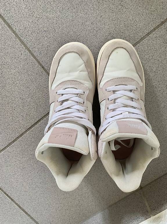 Nike Scarpe da donna: Basket nike rose et blanc taille 38.5 – Usato da St-Prex venduto da natali78 2