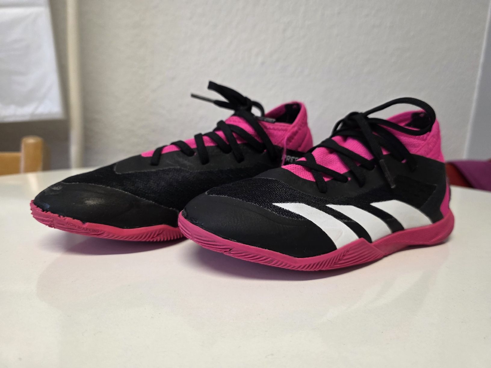 Adidas Scarpe da uomo: Adidas Predator Hallenschuhe Nr.34 – Usato da Suhr venduto da MrvicaAG 1