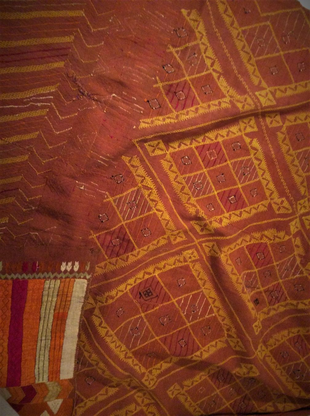 Tessuti: Phulkari sur Kadhi – Usato da Genève venduto da edelweiss1900 7