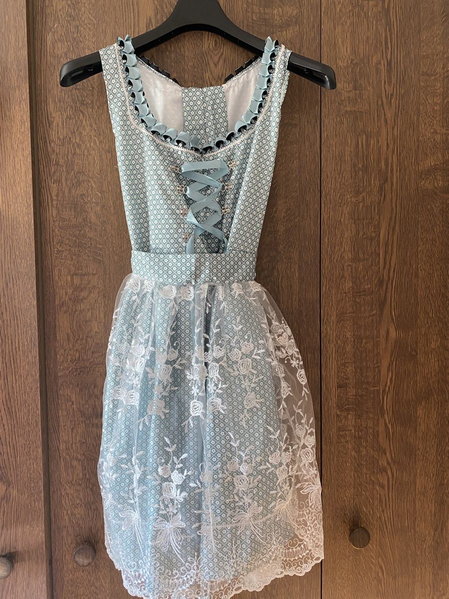Costumes: Damen Dirndl Neu – Neuf avec emballage d'origine à Naters par esel_6