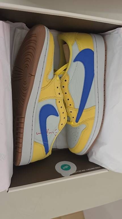 Scarpe da uomo: TRAVIS SCOTT CANARINO ( 42.5 )  – Usato da Locarno venduto da mar_d7qw 3