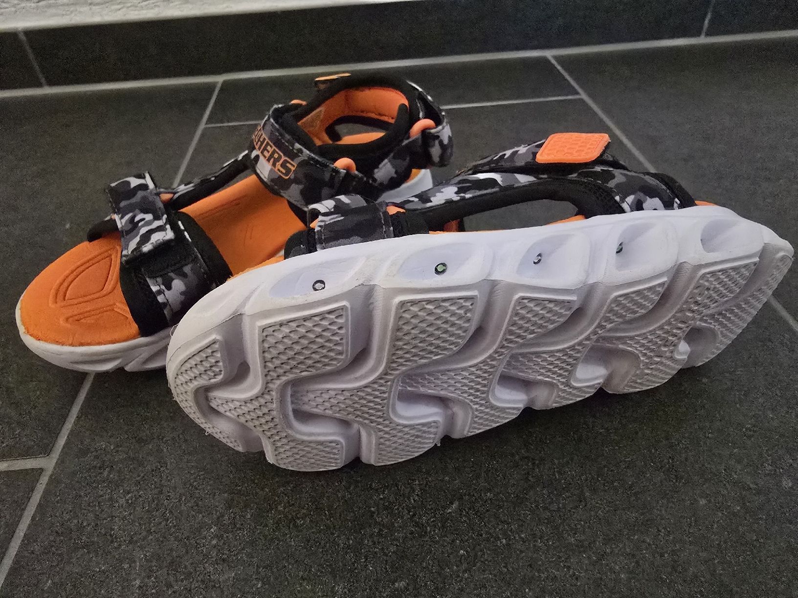 Skechers Scarpe per ragazzi: SKECHERS Sandalen Grösse 29 – Nuovo (secondo la descrizione) da Birmensdorf ZH venduto da nad_5hfd 2