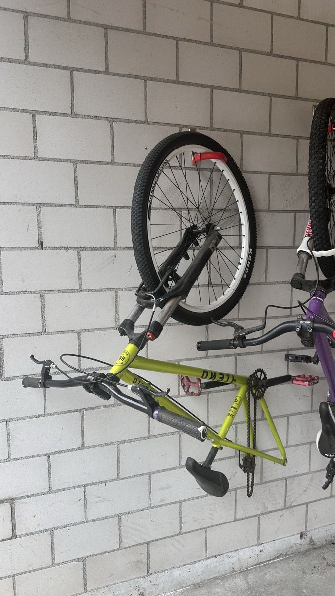 Commencal Biciclette: 2 Dirtbikes Gelb und violett – Usato da Zizers venduto da roberto_claudio 1