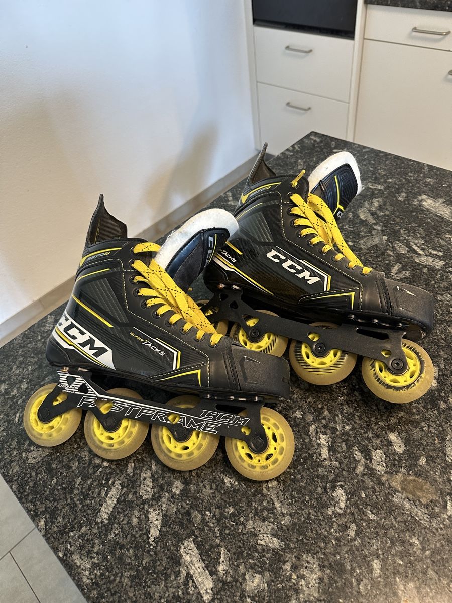 Ccm Pattini in linea & Pattini a rotelle: CCM Skates Grösse US 9 gebraucht / Carbon – Usato da Meikirch venduto da sjo1990 2
